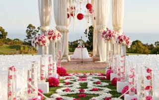 What Are the Latest Trends in Wedding Decorations