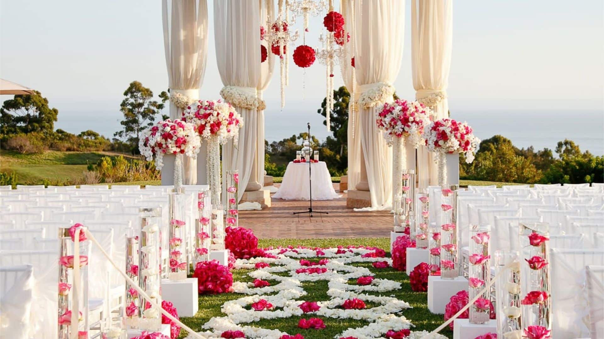 What Are the Latest Trends in Wedding Decorations